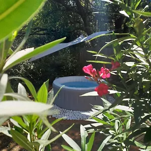 Avec Jardin Entre Aix En Provence, Luberon Et Verdon , Peyrolles-en-Provence France