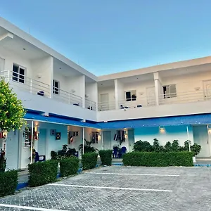 El Pulpo, Auberge de jeunesse